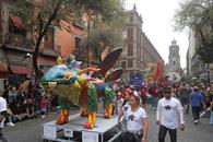 Más de 50 mil personas asisten al Desfile de Alebrijes Más de 50 mil personas asisten al Desfile de Alebrijes