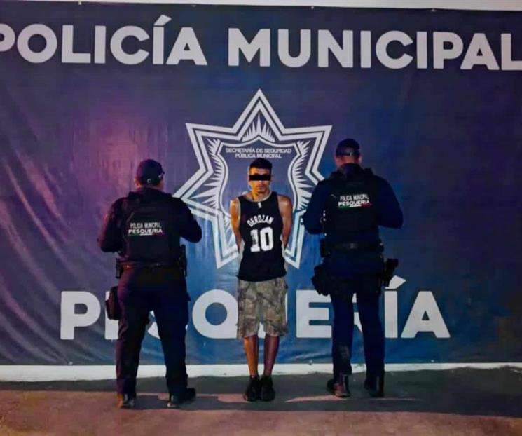 Detienen a hombre por robo de vehículo Detienen a hombre por robo de vehículo