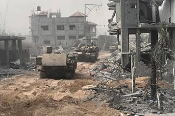 Recibe Israel cuerpos de dos rehenes devueltos por Hamás