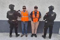 Detienen a dos sujetos con $300 mil Detienen a dos sujetos con $300 mil