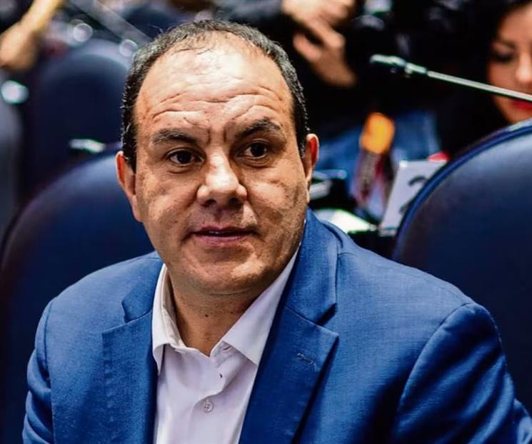 Cachan a Cuauhtémoc jugando pádel... en plena sesión de diputados Cachan a Cuauhtémoc jugando pádel... en plena sesión de diputados