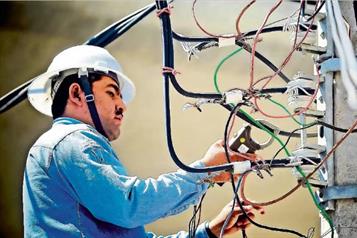 CFE restablece al 98.7% suministro eléctrico en zonas afectadas