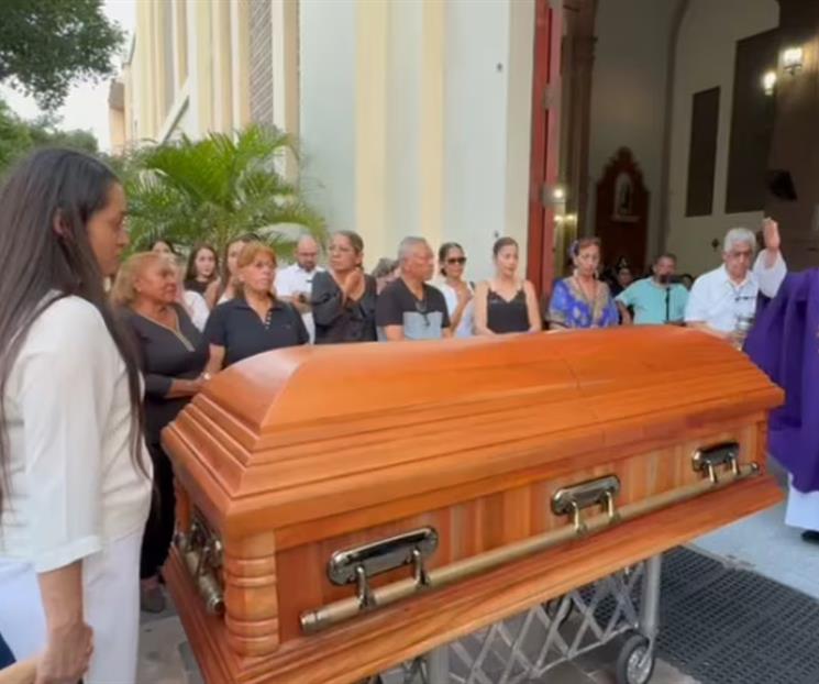 Despiden a Bernardo Bravo, líder limonero asesinado en Michoacán Despiden a Bernardo Bravo, líder limonero asesinado en Michoacán