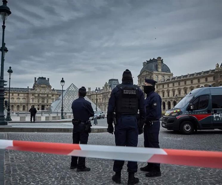 Robo histórico en el Louvre: nuevas pistas sobre los responsables Robo histórico en el Louvre: nuevas pistas sobre los responsables