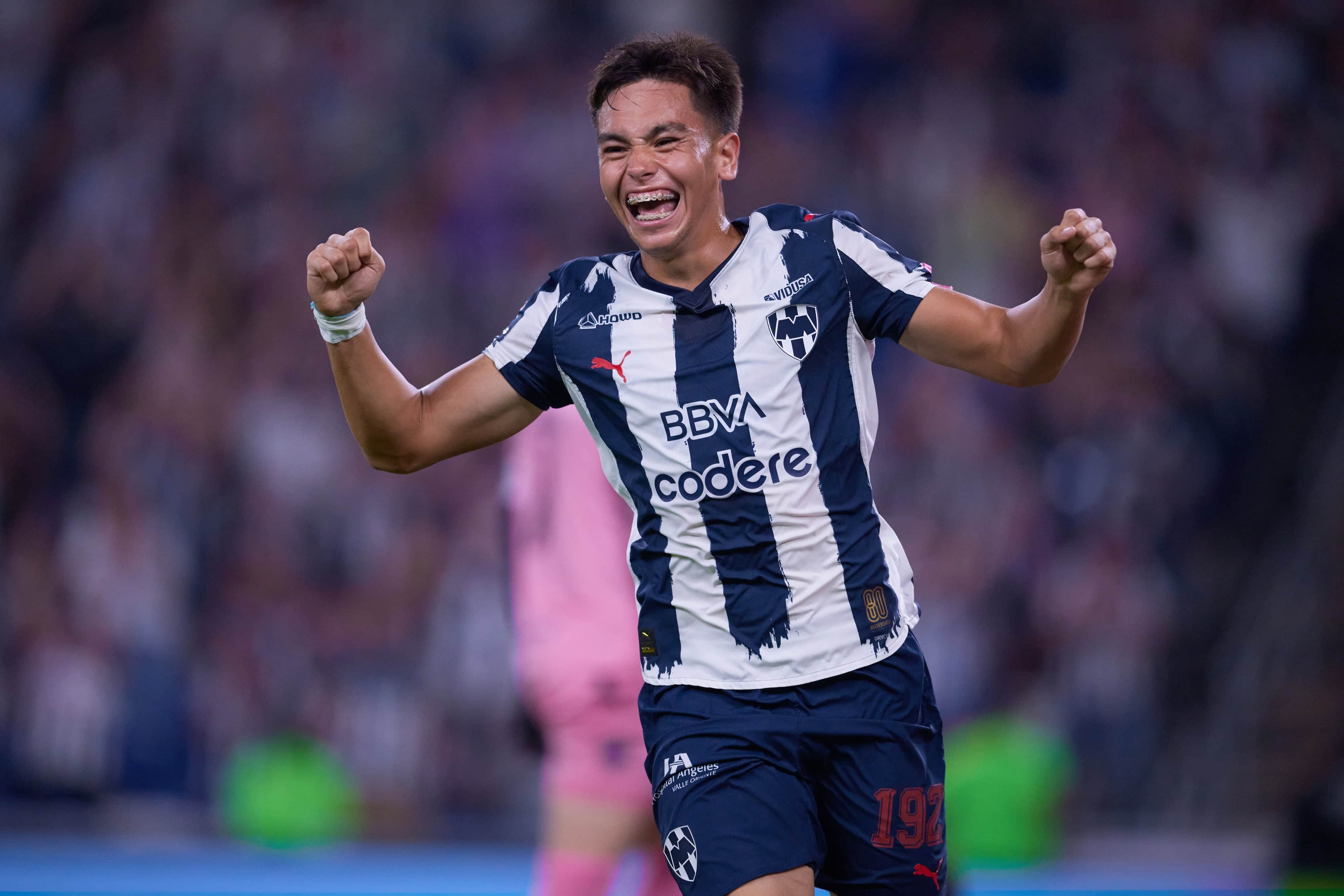 Joaquín Moxica hace el 4-0.