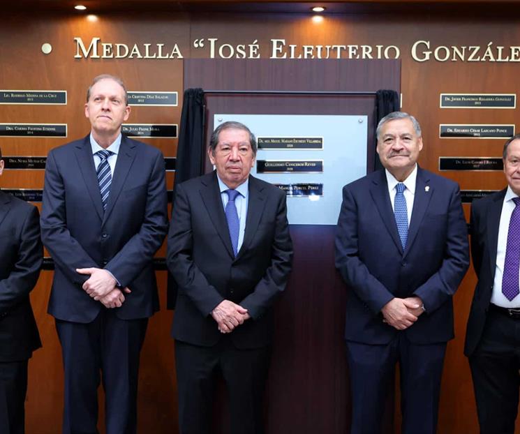 Distinguen logros en la medicina, docencia y arte con la medalla Distinguen logros en la medicina, docencia y arte con la medalla