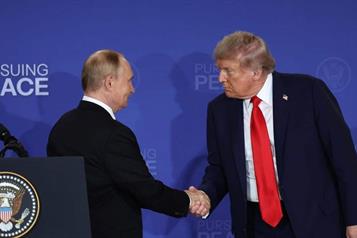 Suspende Trump reuni&oacute;n con Putin