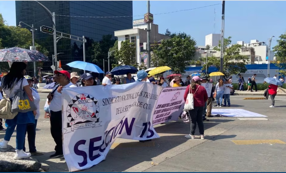 Trabajadores de Cultura bloquearon Reforma e Insurgentes Trabajadores de Cultura bloquearon Reforma e Insurgentes