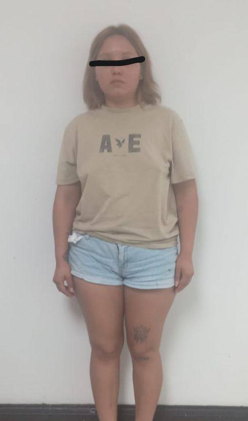 Elementos de la policía preventiva de Cadereyta, lograron la detención de una pareja, que estaban vendiendo dosis de la droga conocida como "Cristal",  en una plaza de la colonia Valle del Roble.