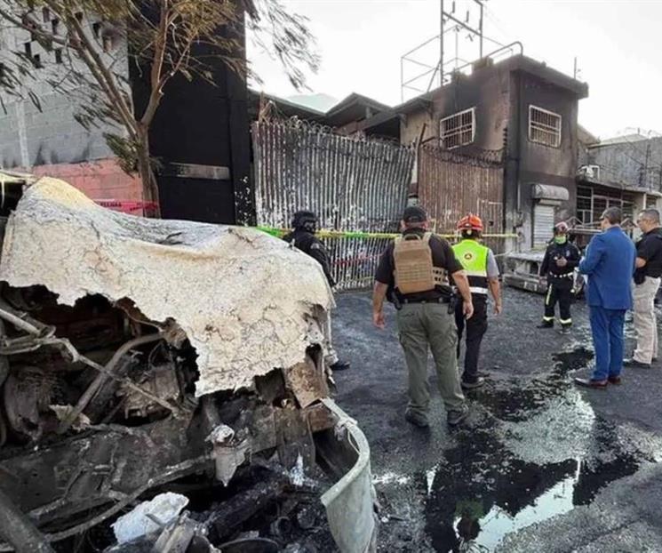 Inspeccionan peritos origen de fuego en SC Inspeccionan peritos origen de fuego en SC