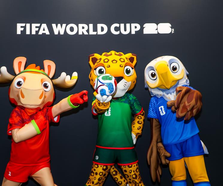 Mascotas del mundial visitan el estadio BBVA