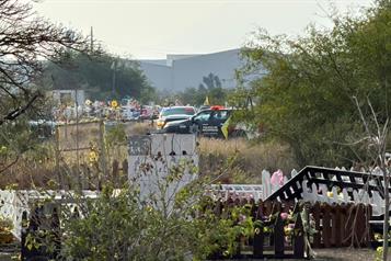Indagan asesinato de mujer dentro de panteón; detienen a su pareja