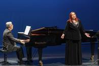 Ofrece Yvonne Garza recital de voz y piano