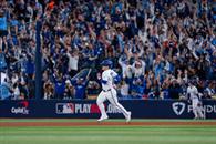 Vence Toronto a Dodgers en juego uno de Serie Mundial Vence Toronto a Dodgers en juego uno de Serie Mundial
