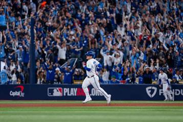 Vence Toronto a Dodgers en juego uno de Serie Mundial