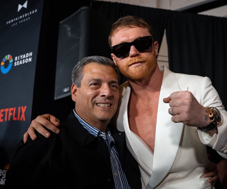Se apoya Canelo de sus hijas para superar derrota con Crawford Se apoya Canelo de sus hijas para superar derrota con Crawford