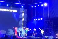 Se presentan en el Fundidora mascotas mundialistas Se presentan en el Fundidora mascotas mundialistas