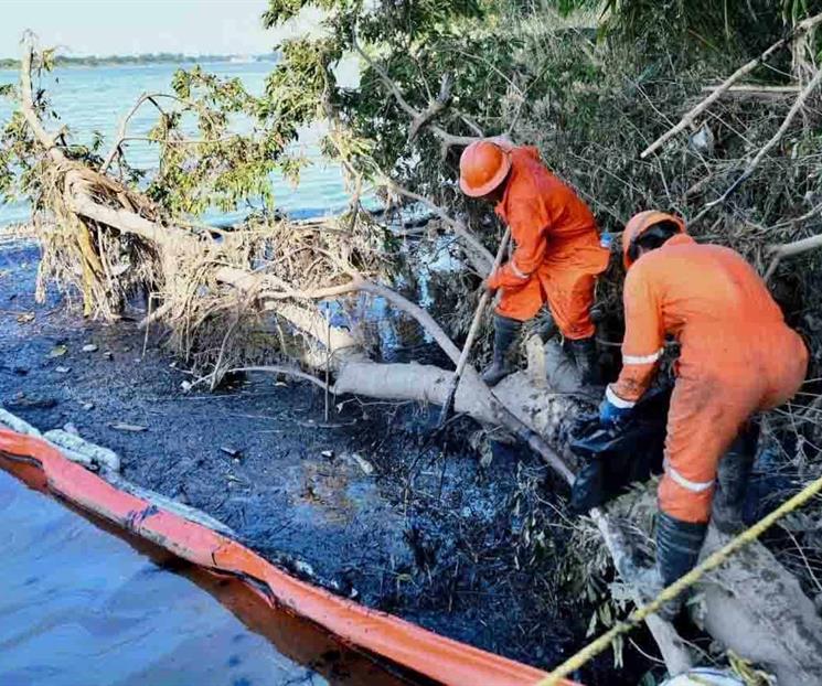 Recupera Pemex casi un millón y medio de litros de hidrocarburo Recupera Pemex casi un millón y medio de litros de hidrocarburo