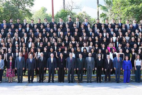 Es UANL líder nacional en egresados EGEL 2024