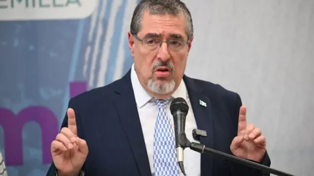 Acusa Arévalo intento de golpe de Estado Acusa Arévalo intento de golpe de Estado