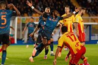 Nápoli se despega en la punta italiana Nápoli se despega en la punta italiana