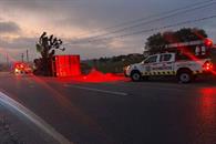 Vuelca tráiler en Linares