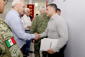 Escucha Harfuch a citricultores michoacanos