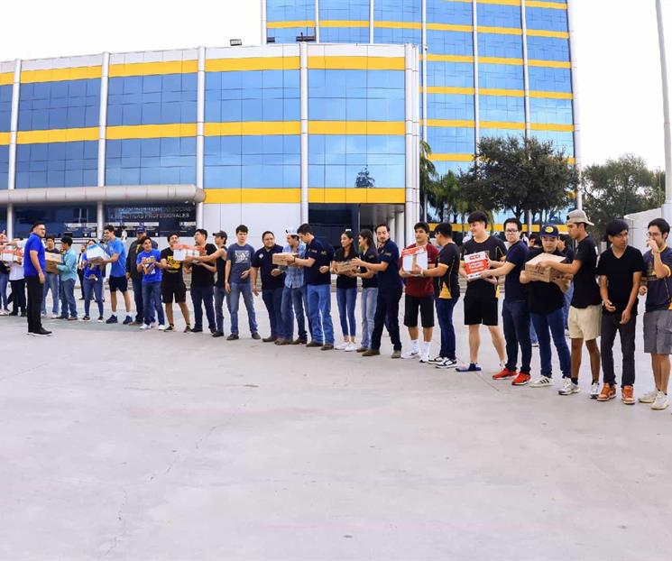 Colecta mano cadena de UANL once toneladas de ayuda para Veracruz Colecta mano cadena de UANL once toneladas de ayuda para Veracruz