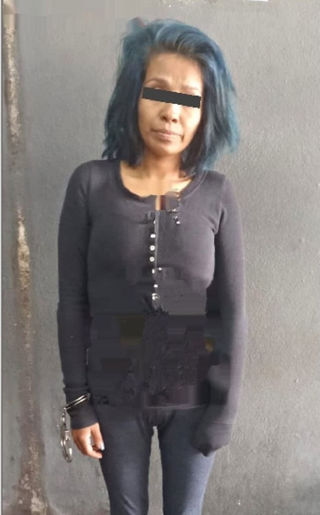 Elementos de la policía preventiva de Apodaca, lograron la detención de una ex presidiaria, al ser sorprendida con varias dosis de cristal.