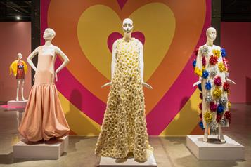 Inauguran muestra del universo de Ágatha Ruiz de la Prada