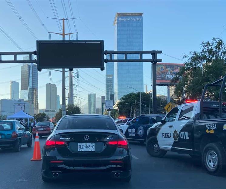 Arman operativo de revisión de placas foráneas