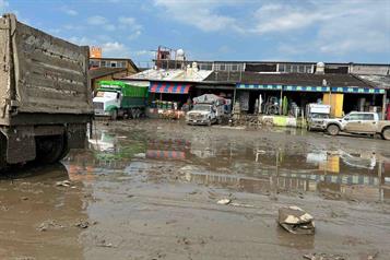 Sube a 82 el número de muertos por inundaciones