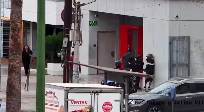 Maneja moto con reporte de robo Maneja moto con reporte de robo