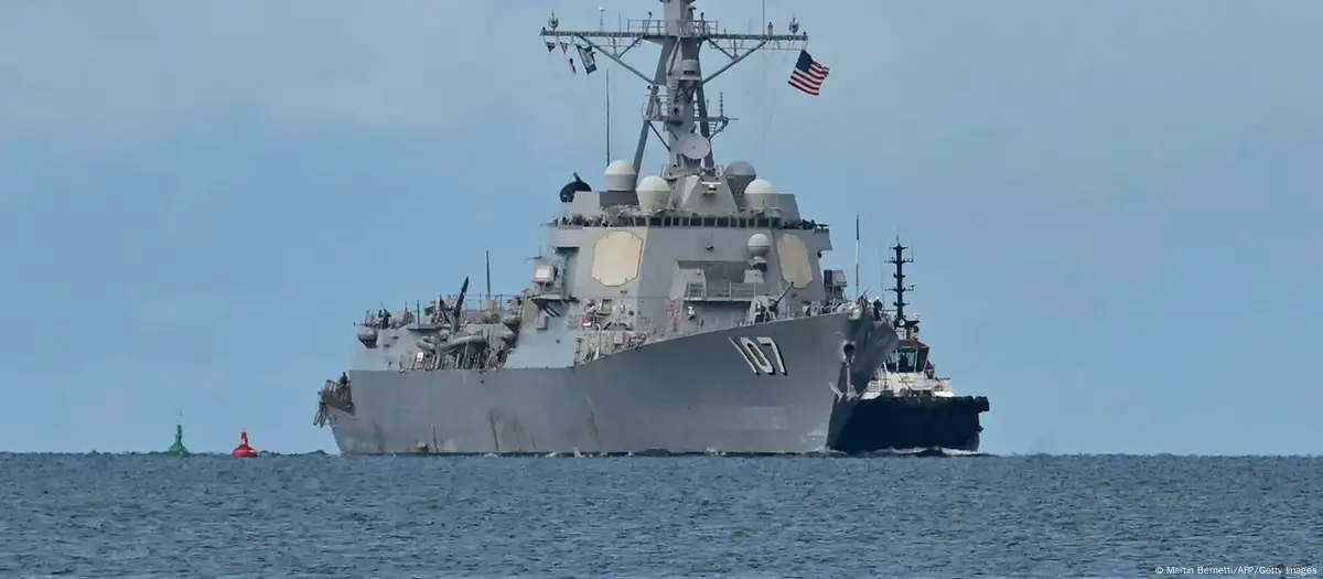 Abandona buque destructor de EU Trinidad y Tobago
