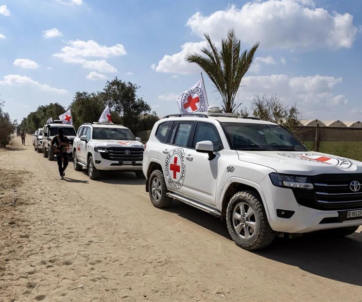 Recibe Israel cuerpos de presuntos rehenes entregados por Hamás