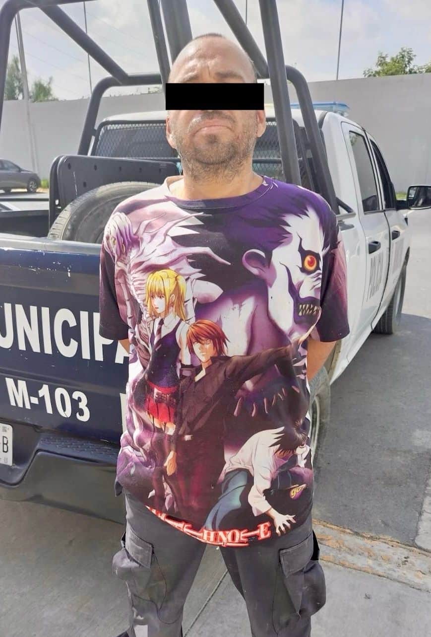 El Operativo Centinela, compuesto por  elementos de la Secretaría de Seguridad Pública de Pesquería, lograron la detención de un hombre señalado por mantener privada de su libertad y agredir físicamente a su pareja en la colonia Valle de Santa María, sector Lombardía.