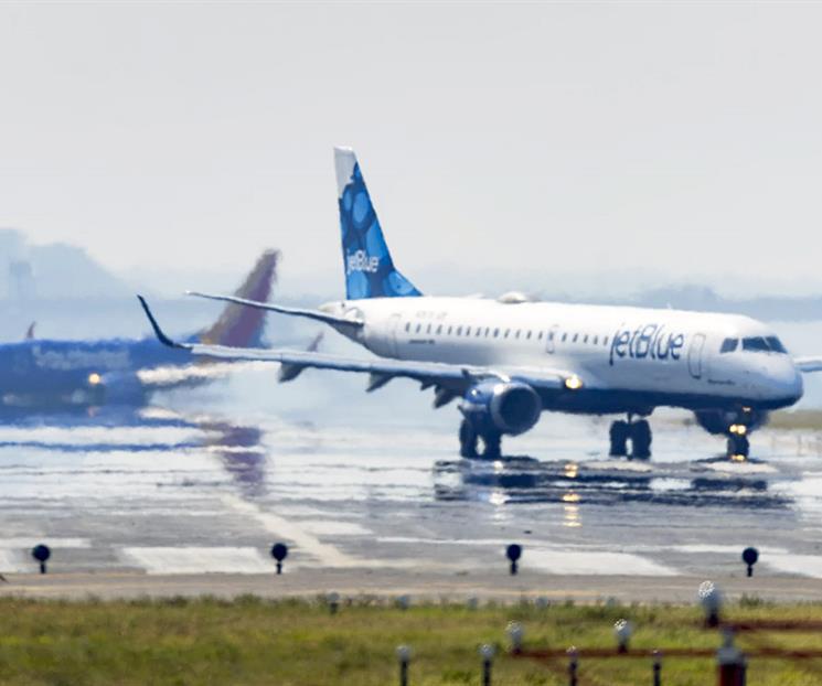 Aterriza de emergencia vuelo que salió de Cancún