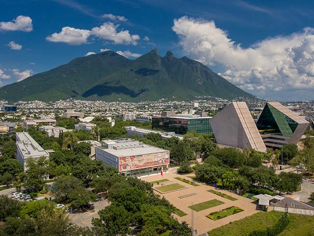 Se posiciona Tec de Monterrey en empleabilidad de egresados