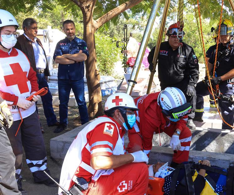 Supervisa Adrián rehabilitación y limpieza de panteones Supervisa Adrián rehabilitación y limpieza de panteones