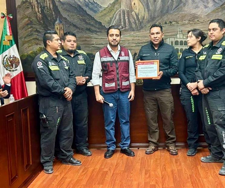 Reconocen a ciudadanos y elementos que ayudaron a sofocar incendio Reconocen a ciudadanos y elementos que ayudaron a sofocar incendio