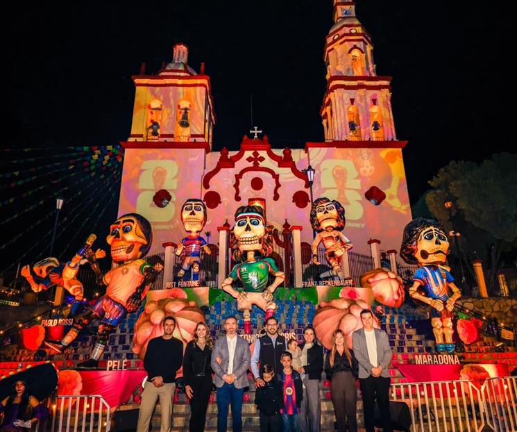 Homenajean a De Nigris y Boy en altar