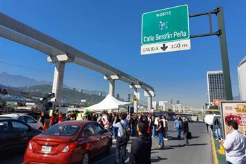 Colapsan vialidad en Constitución con protesta empleados del PJF
