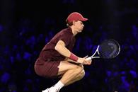 Avanza Sinner a la final del Másters de París 