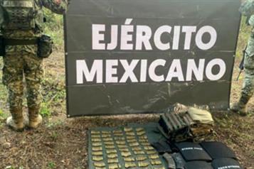 Aseguran armas, cartuchos y uniformes tácticos en Sinaloa
