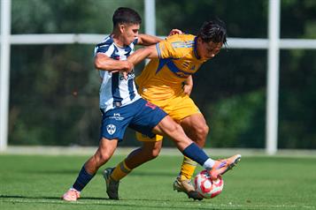 Ganan Tigres clásico Sub-21 empate en la Sub 19