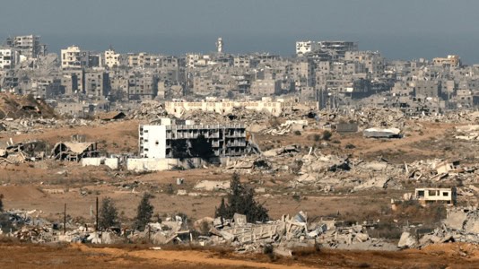 Luego de dos años de guerra, niños regresan a clases Luego de dos años de guerra, niños regresan a clases