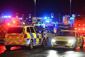 Reportan a 10 hospitalizados tras apuñalamiento masivo en tren