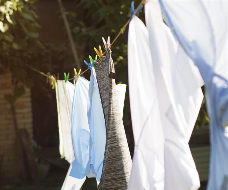 Trucos caseros para eliminar el olor de tabaco en ropa