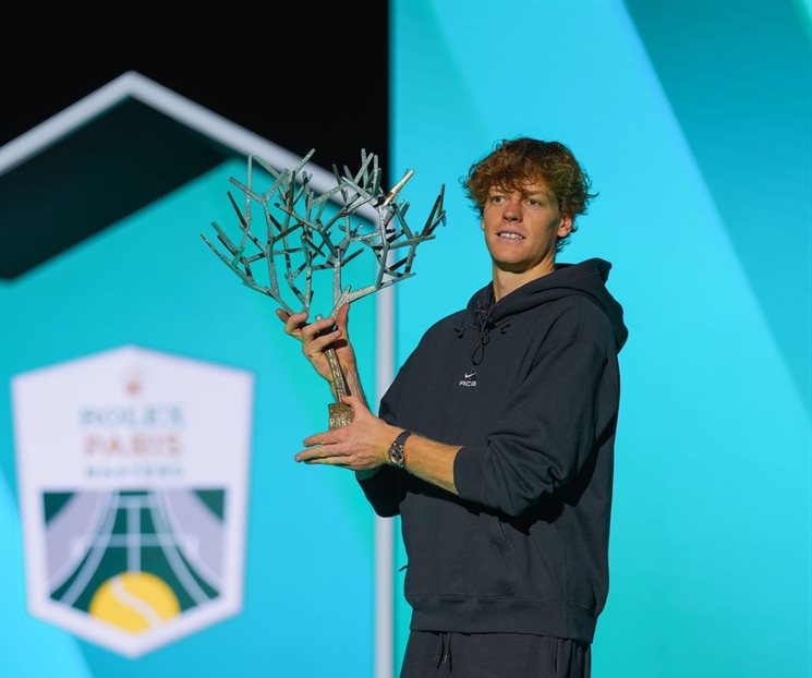 Se corona Jannik Sinner en el Másters de París