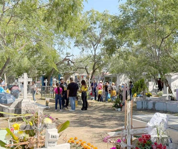 Abarrotan regios panteones del Área Metropolitana Abarrotan regios panteones del Área Metropolitana
